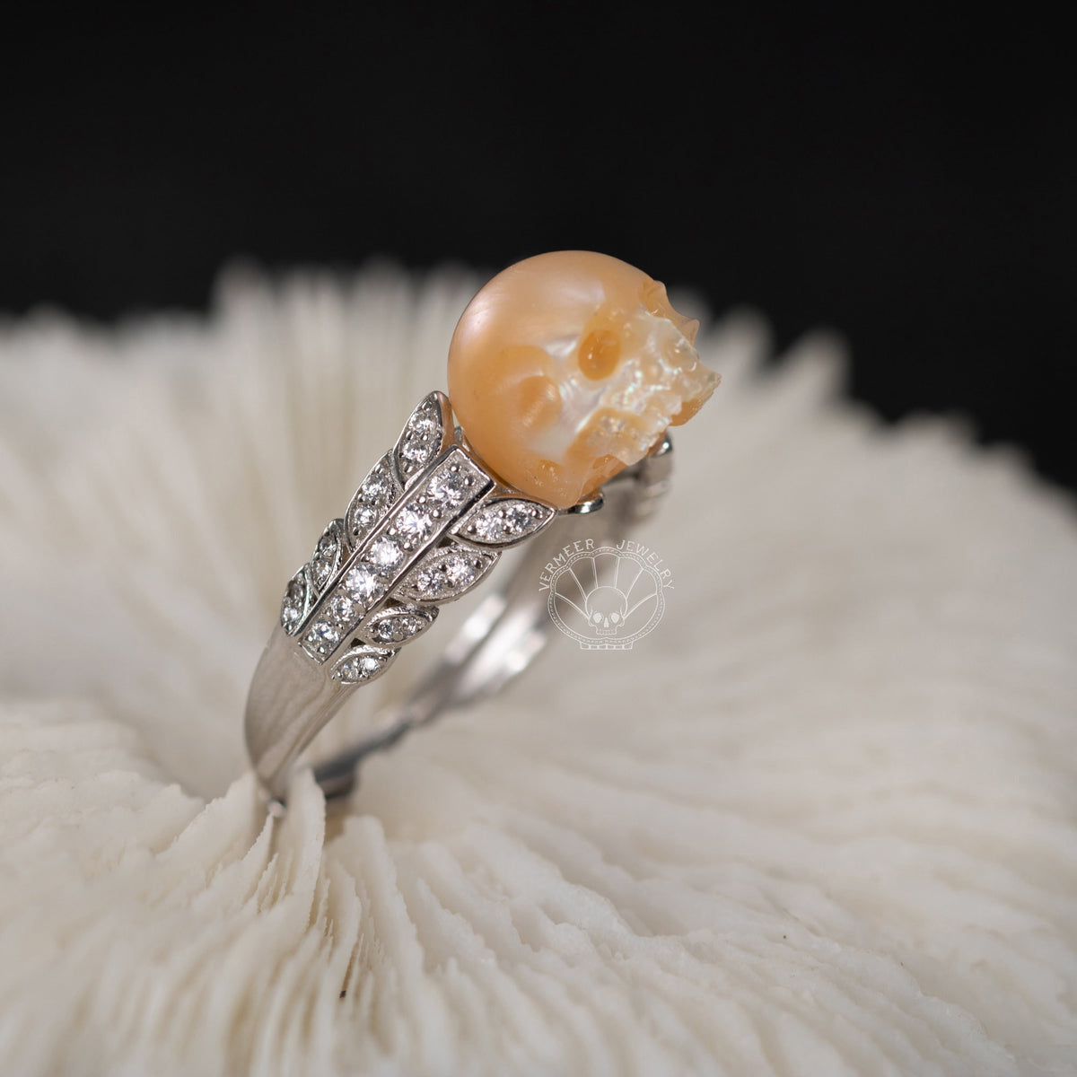 Sparkle Beauty Ring skull carved pearl ring pink and purple 