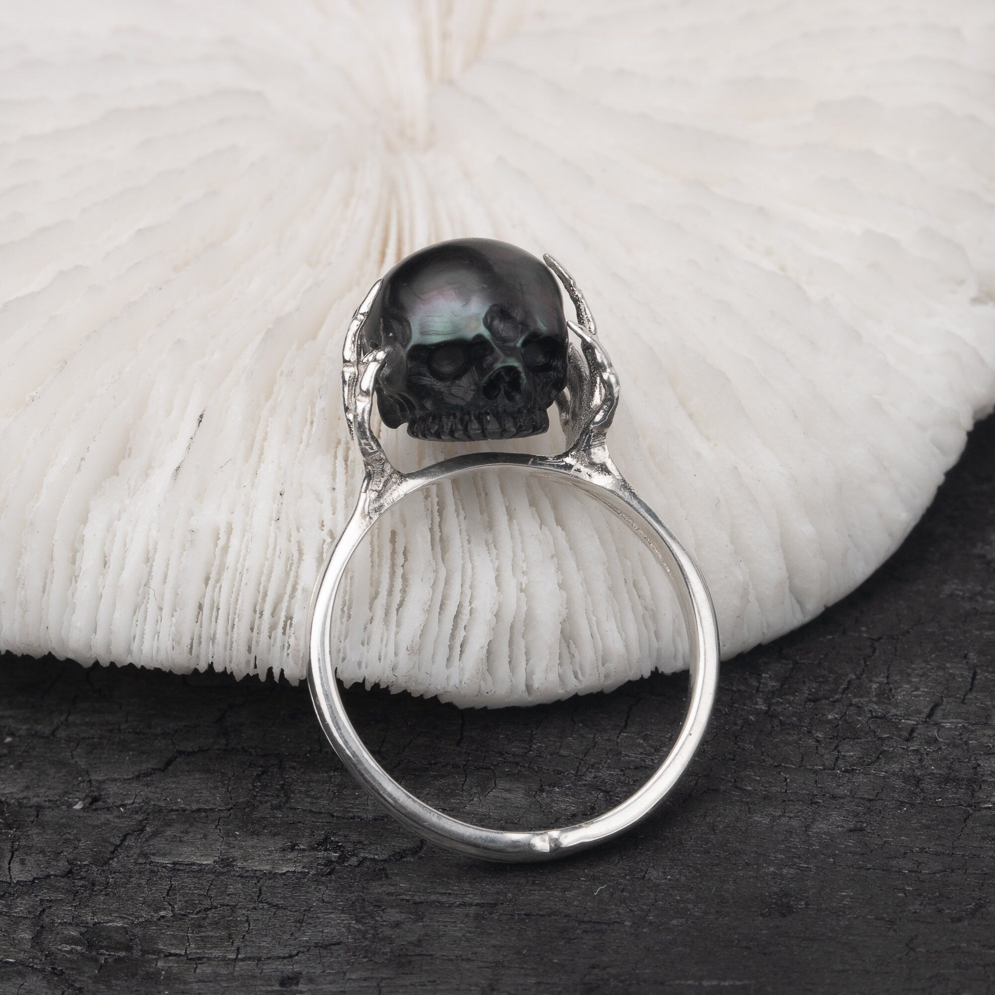 Be A Thinker Tahitian Ring skull carved pearl ring black tahiti pearl 9-11mm 925 silver coated gold hand shape unique statement ring