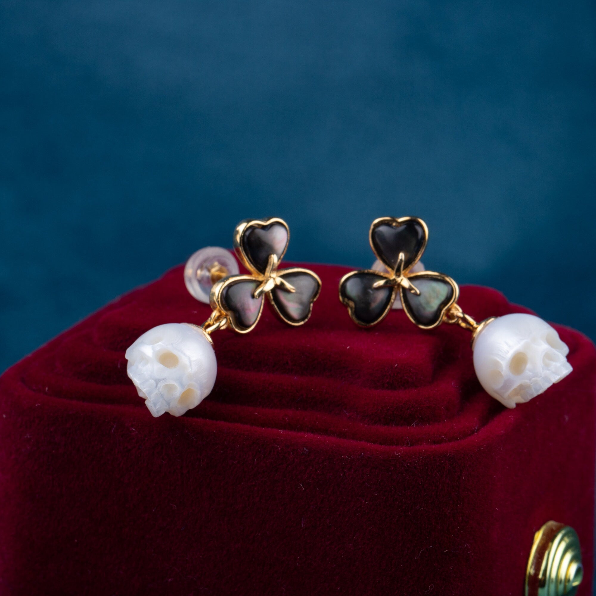 skull carved pearl earring clover shape sterling silver earring  freshwater pearl gothic jewelry handmade gift for lover