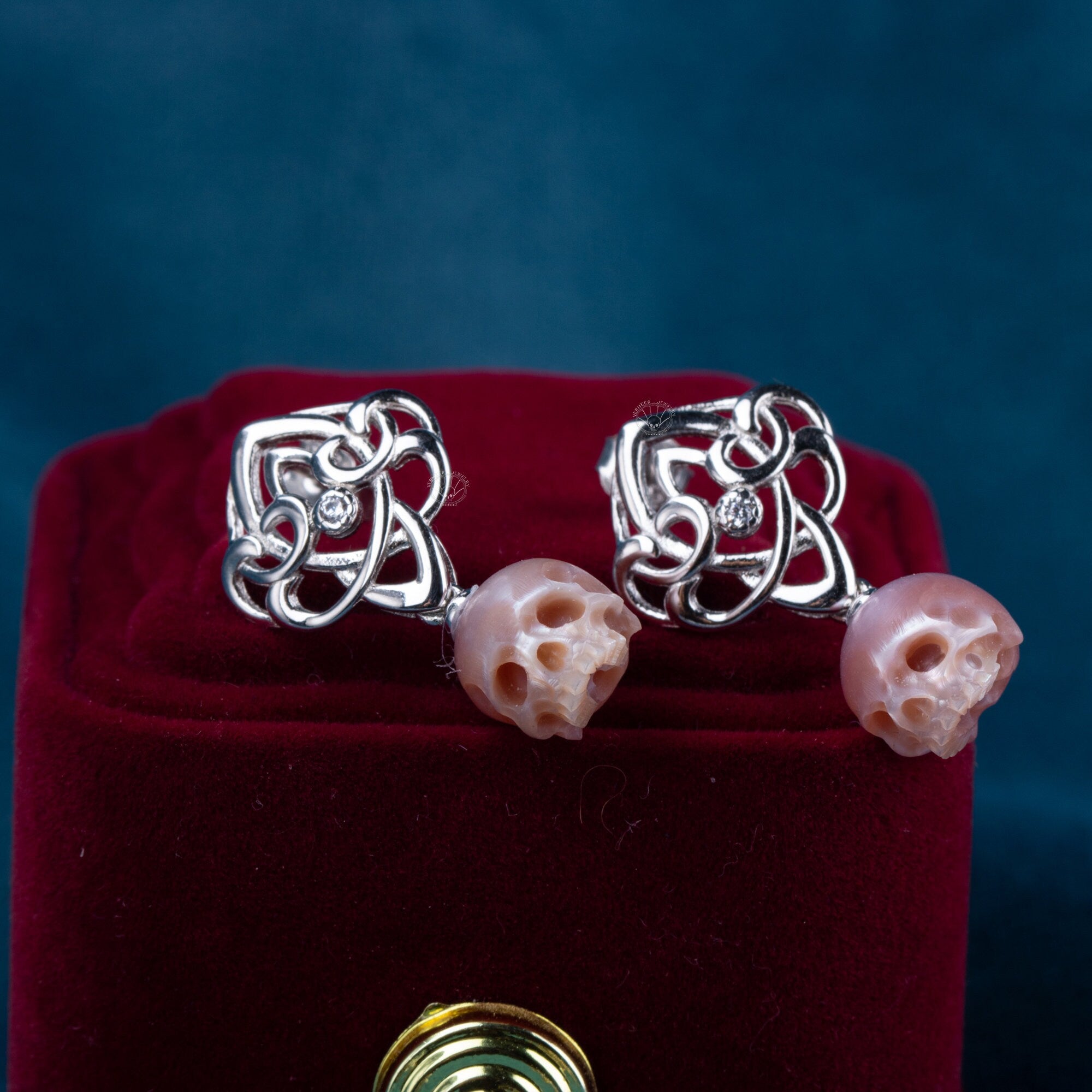 classic style earring skull carved pearl S925 silver earring