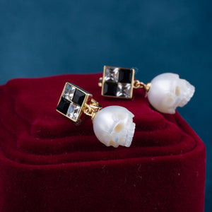 Open image in slideshow, Themis&#39;s Earring skull carved pearl S925 silver earring
