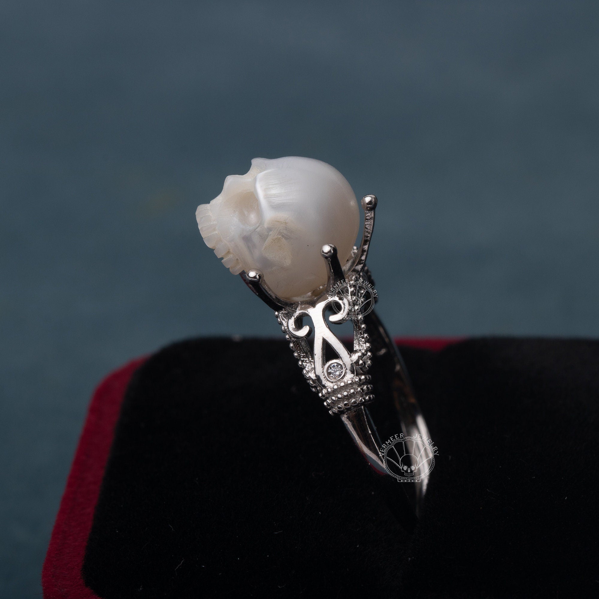 The Queen Ring handmade 925 silver skull carved pearl ring
