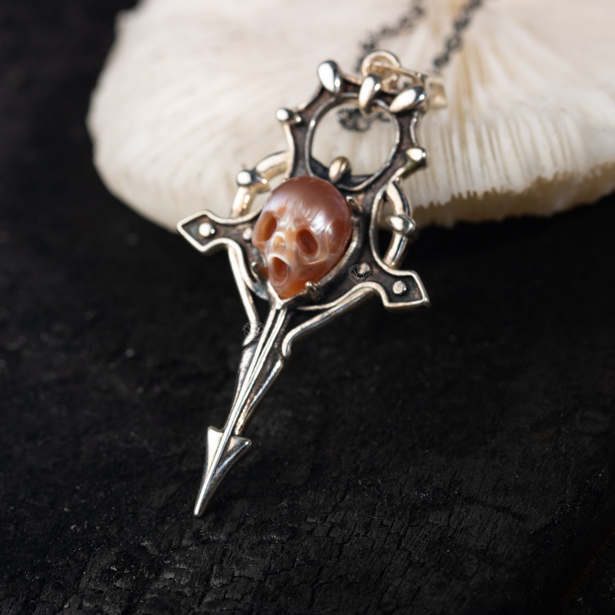 Arrow To Your Heart Necklace skull carved pearl S925 silver necklace