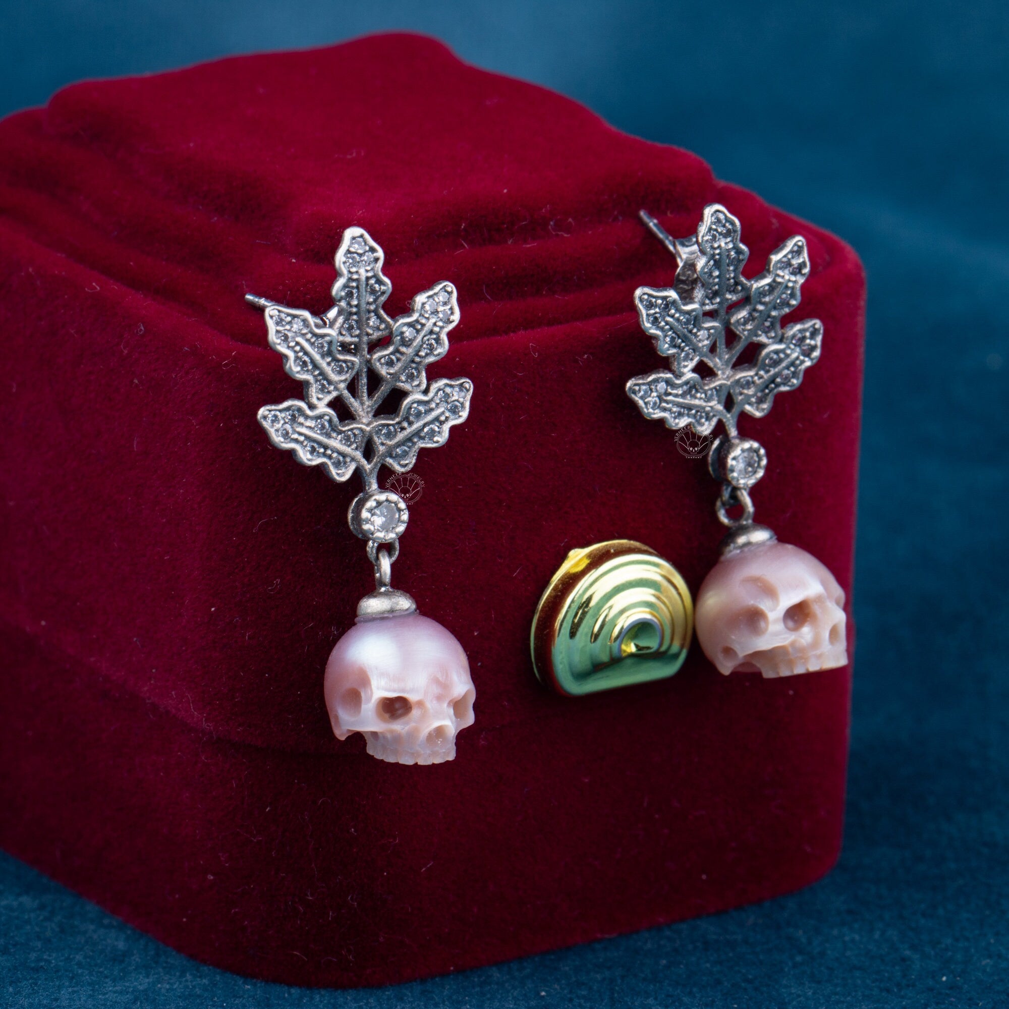 October Earring skull carved pearl S925 silver earring