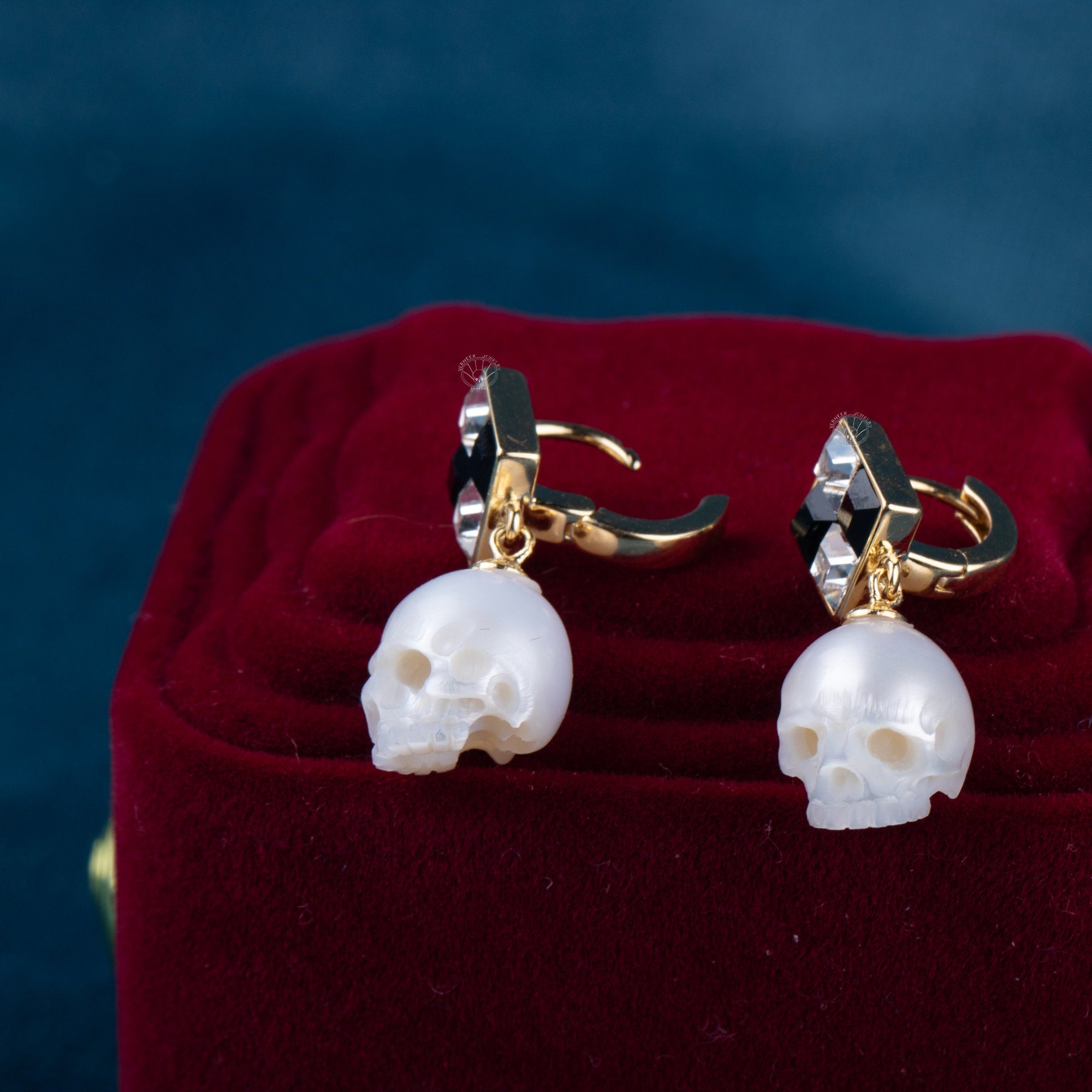 Themis's Earring skull carved pearl S925 silver earring