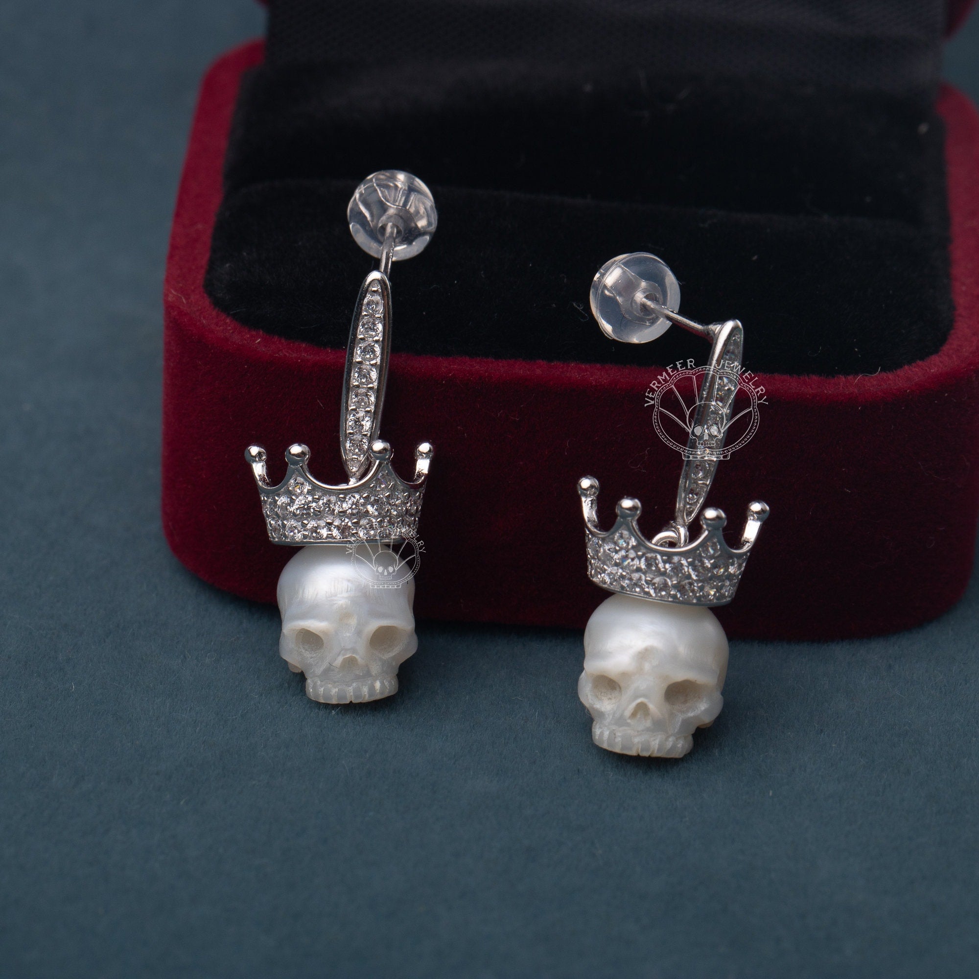 Sparkling Crown Earring skull carved pearl S925 silver earring