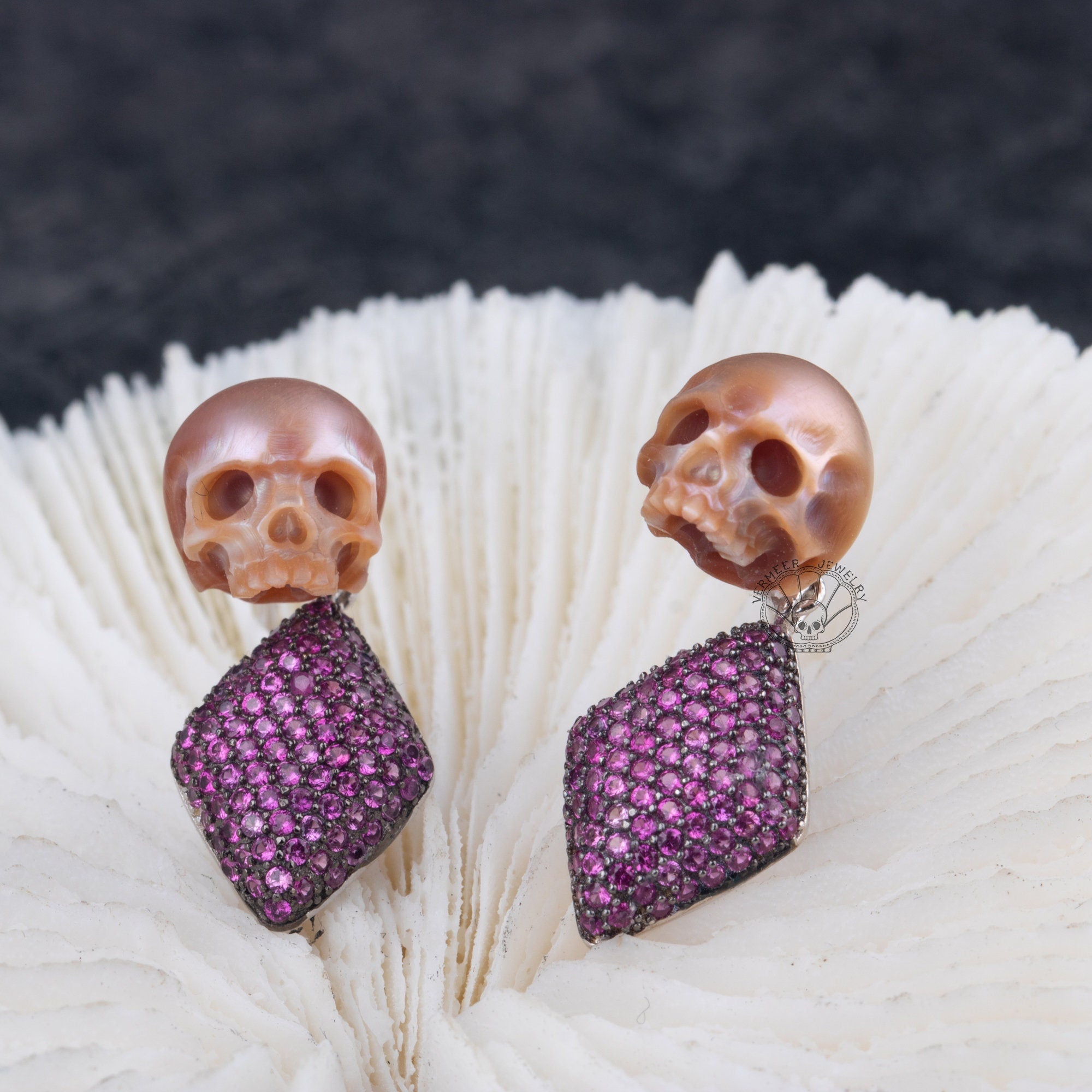 Playing Cards Earring skull carved pearl S925 silver earring