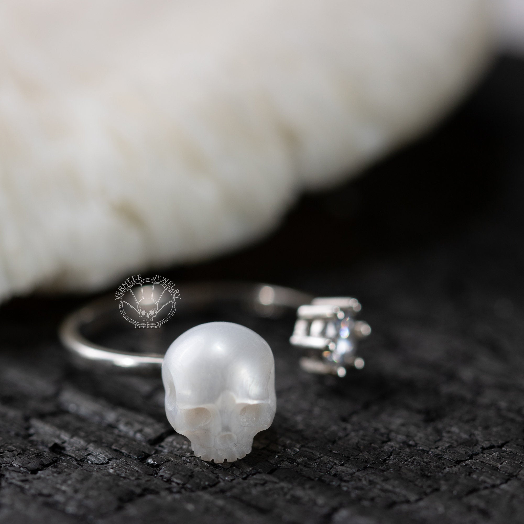 Diamond Ring handmade 925 silver skull carved pearl ring