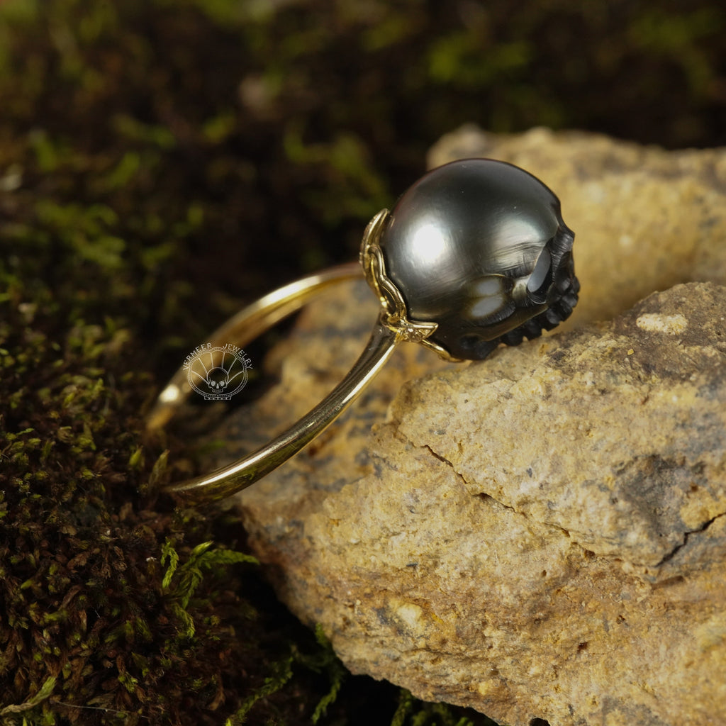 pearl carved skull ring black tahiti pearl classic style with diamond 18K gold engagement ring for wedding